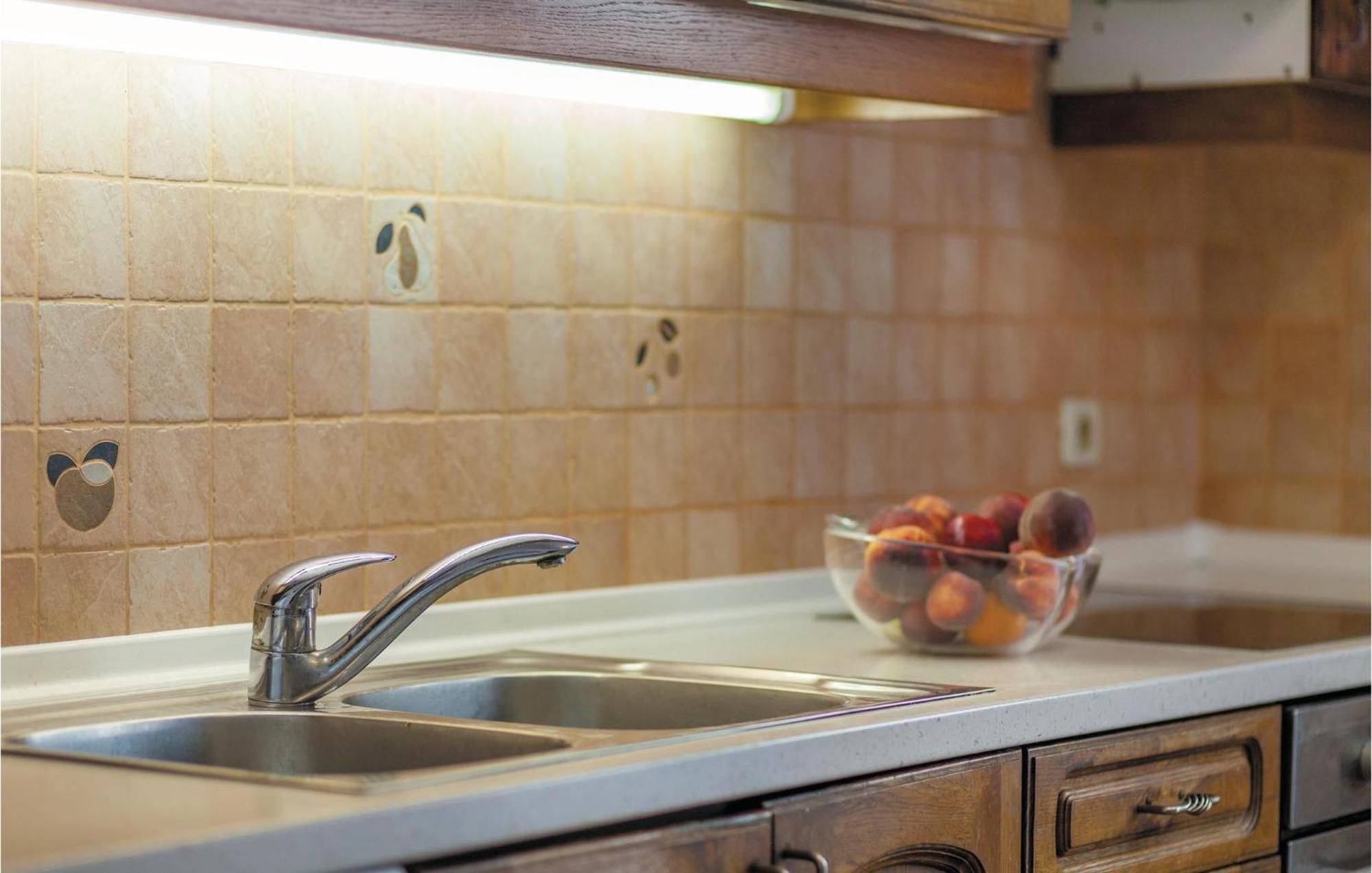 Amazing Home In Podstrana With Kitchen Esterno foto