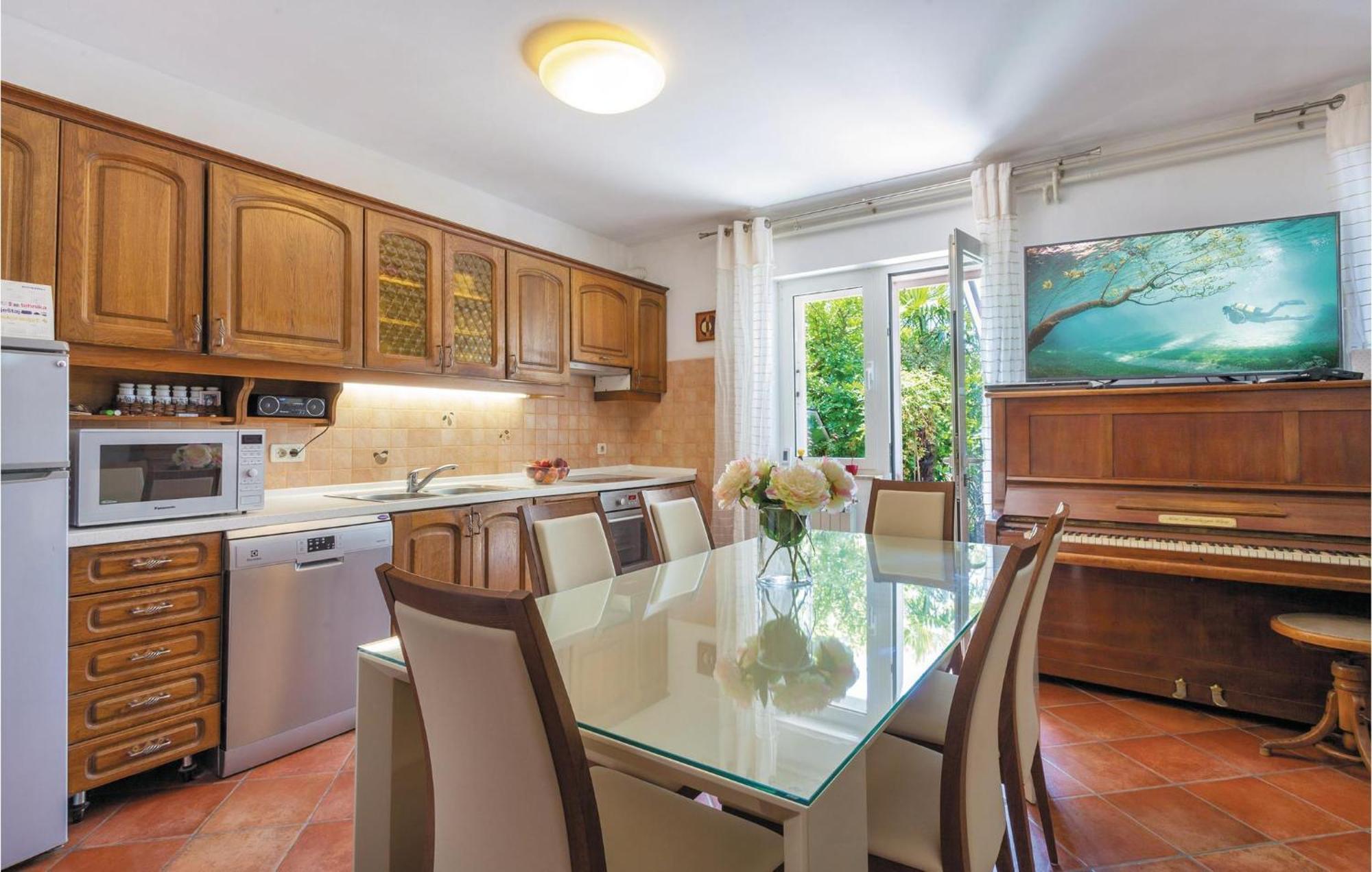 Amazing Home In Podstrana With Kitchen Esterno foto