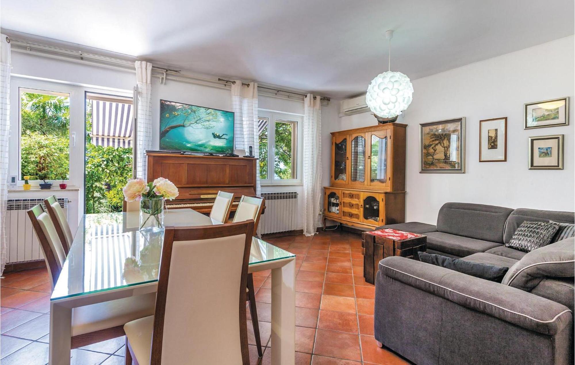Amazing Home In Podstrana With Kitchen Esterno foto