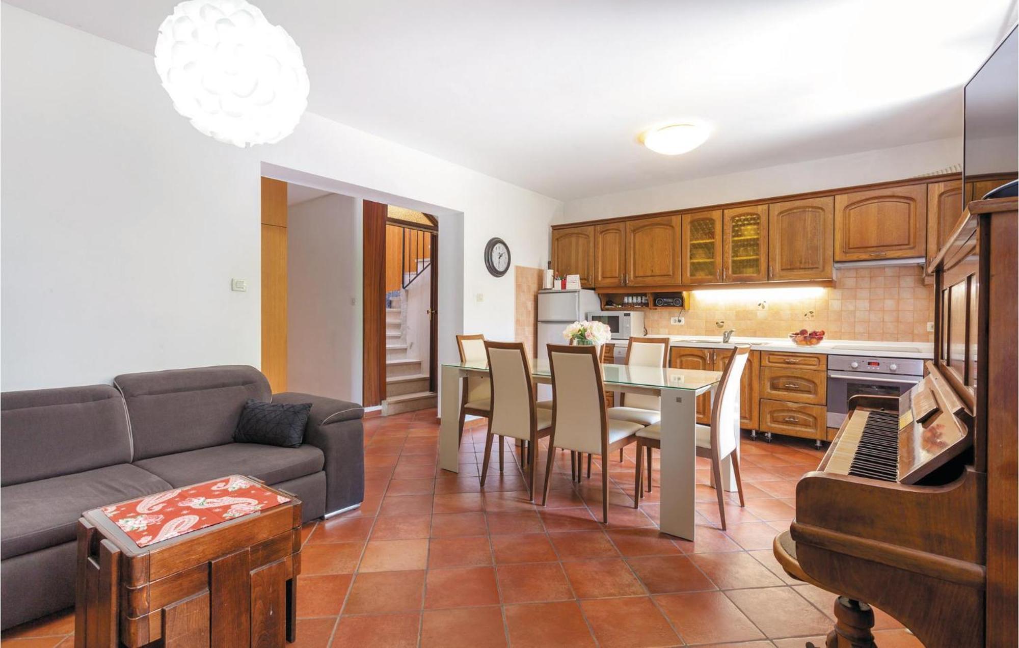 Amazing Home In Podstrana With Kitchen Esterno foto